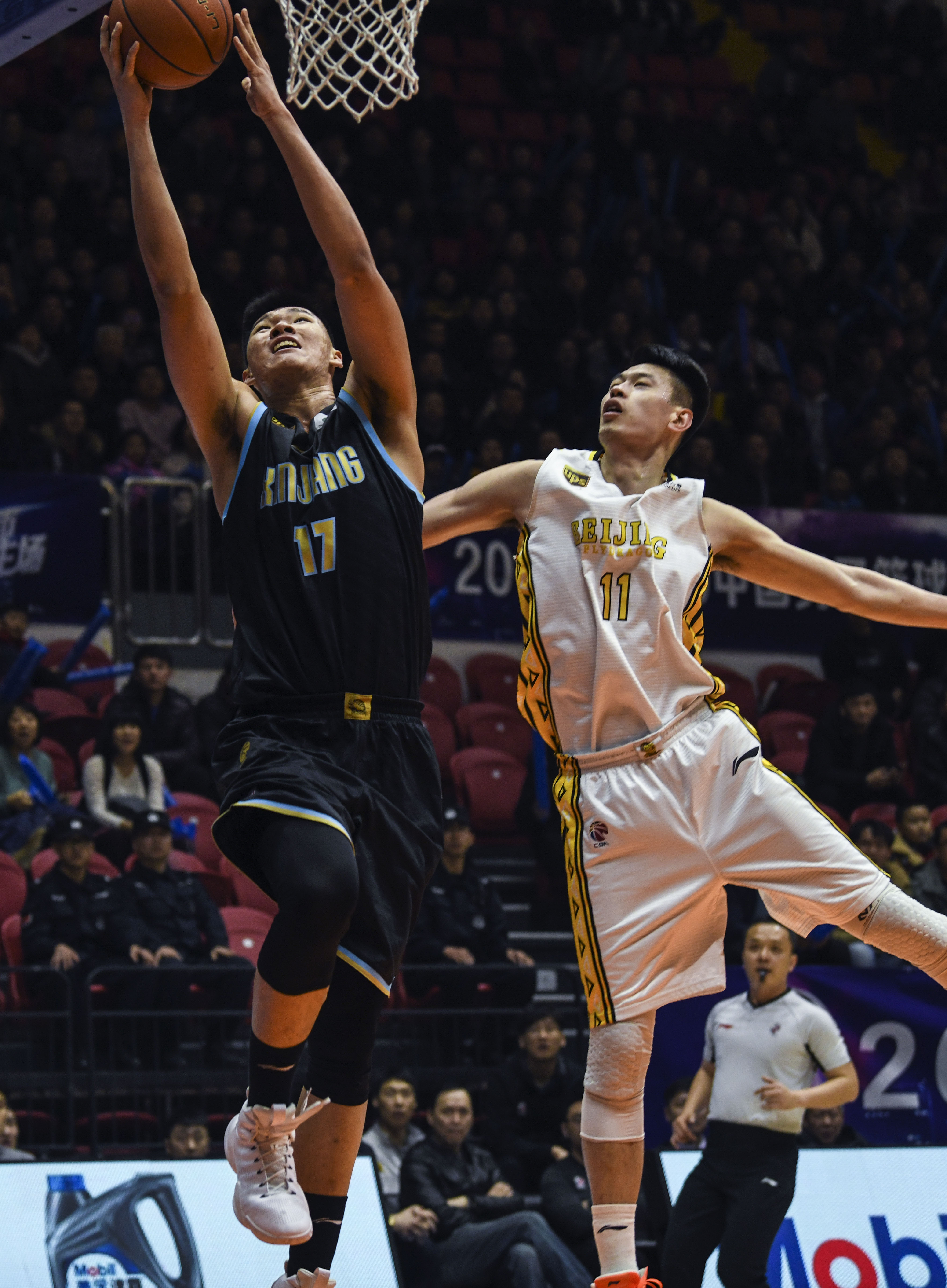 靠中前场的 靠中前场的